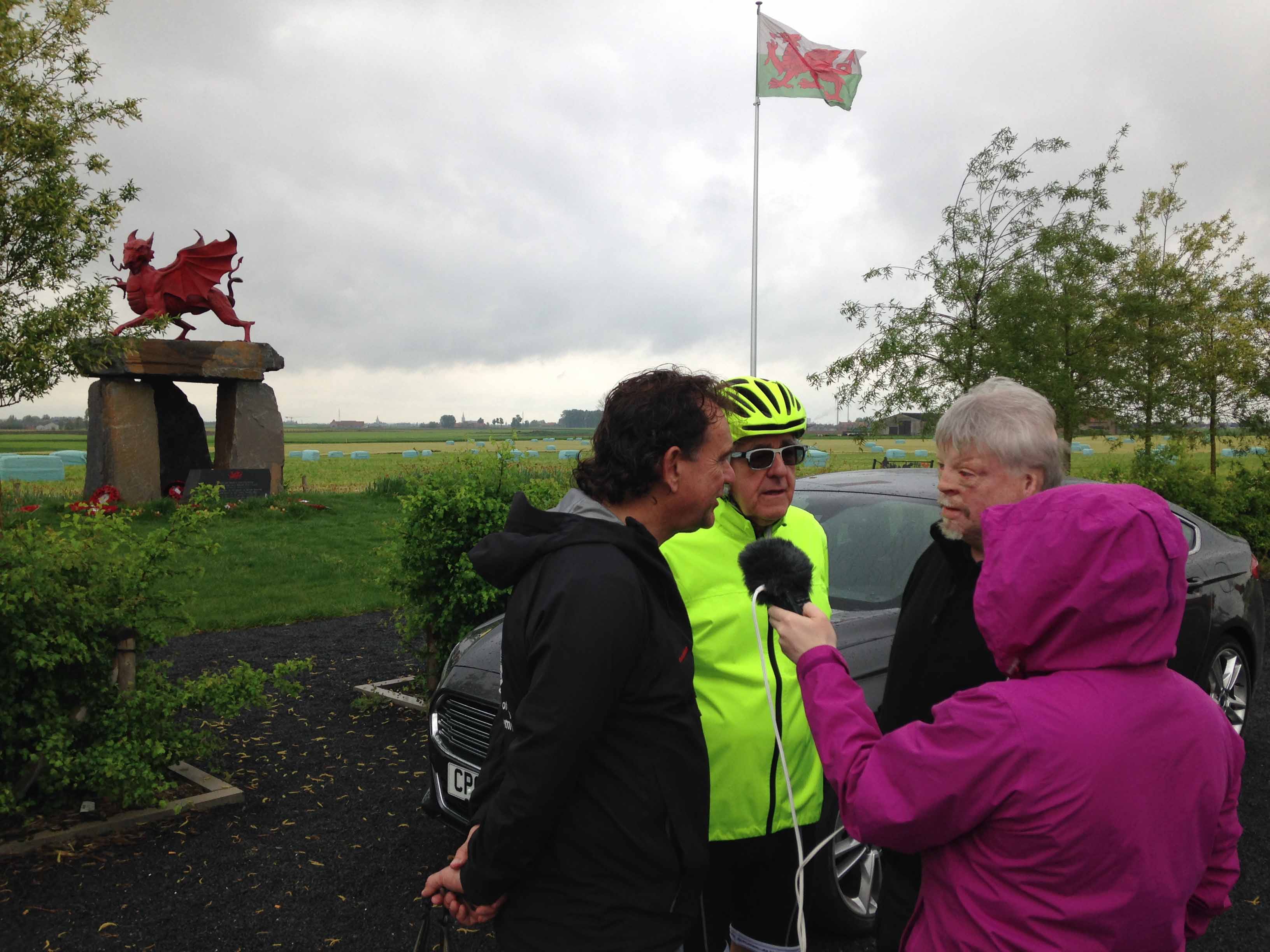 Group meeting a veteran in Flanders